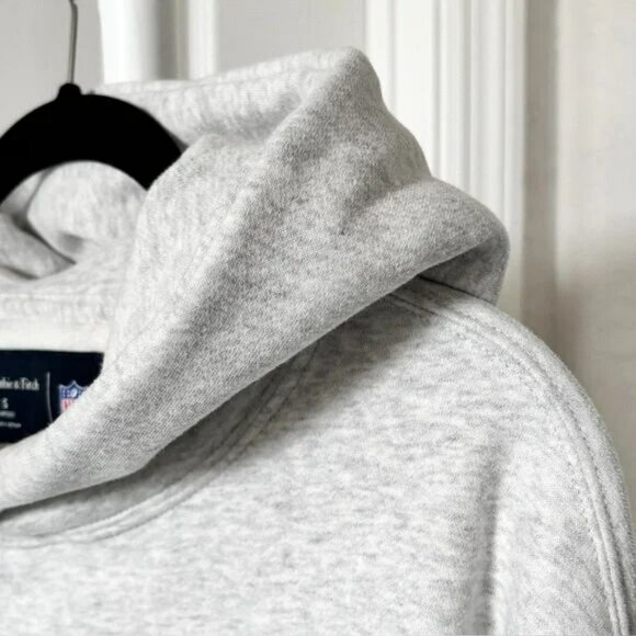 Abercrombie & Fitch Philadelphia Eagles Graphic Popover Hoodie - Picture 6 of 15